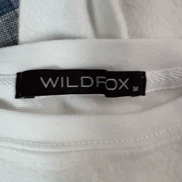 Wildfox White Crewneck fuzzy shirt size M - Picture 2 of 2